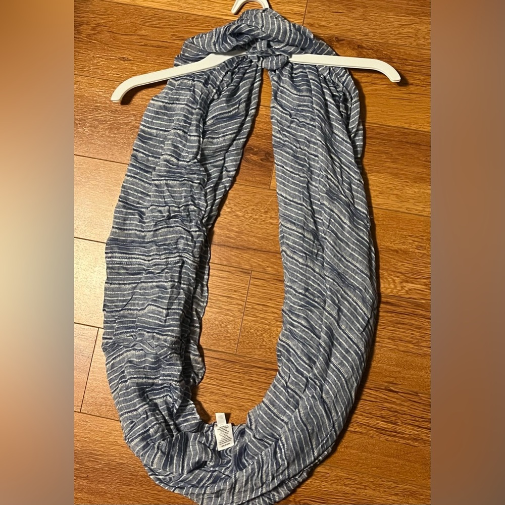 Infinity scarf. Blue,white,silver. OS. Light weight. 98% viscose.